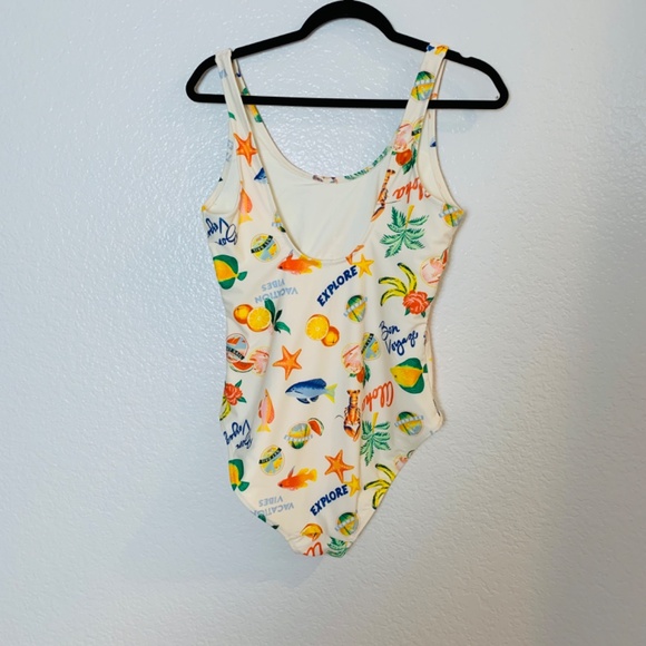 Old Navy One Piece Swimsuit Womens Large White Tropical Fish Food Novelty Print - Picture 9 of 15